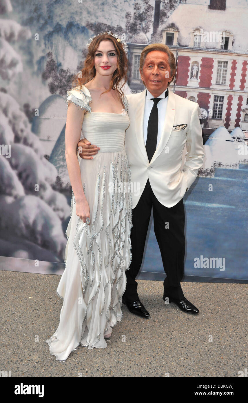 Anne Hathaway and Valentino Garavani The White Fairy Tale Love Ball at the  Chateau de Wideville - Arrivals Paris, France - 06.07.11 Stock Photo - Alamy