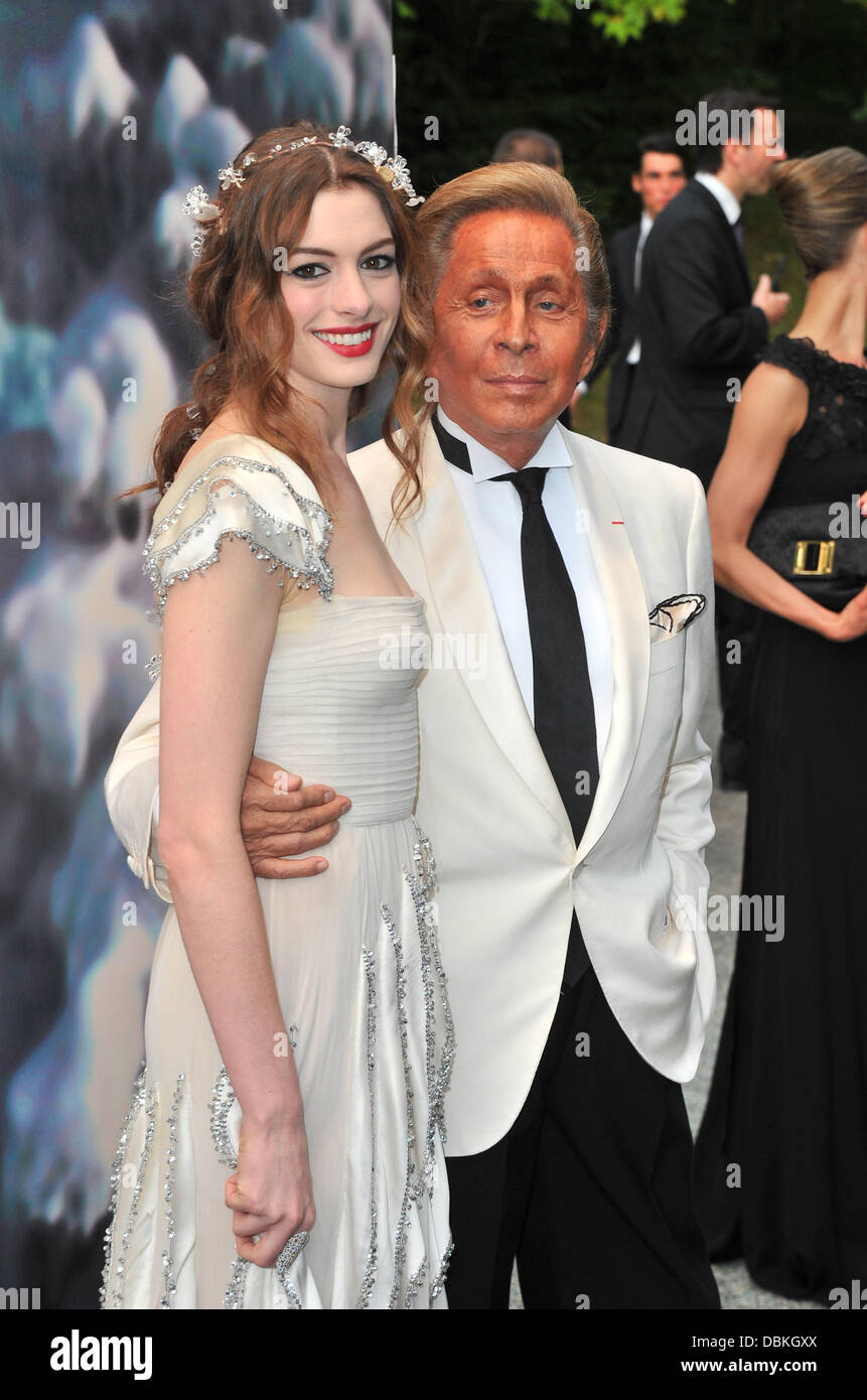 Anne Hathaway and Valentino Garavani The White Fairy Tale Love Ball at the  Chateau de Wideville - Arrivals Paris, France - 06.07.11 Stock Photo - Alamy