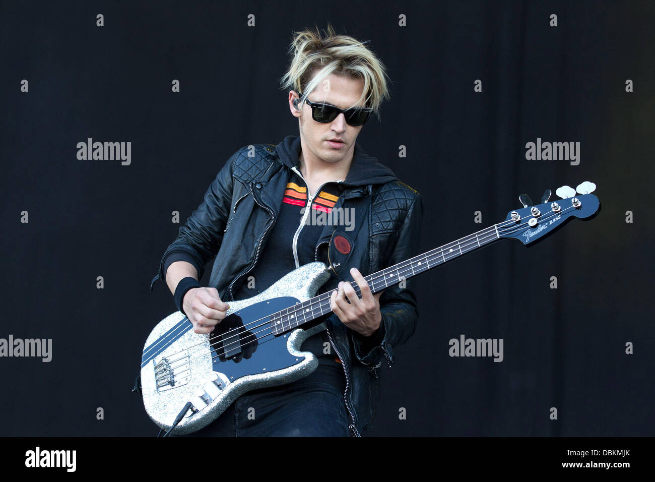 My chemical romance mikey way. Waterparks band mikey way. Майки уэй 2004. Mikey way. My chemical romance майки уэй.