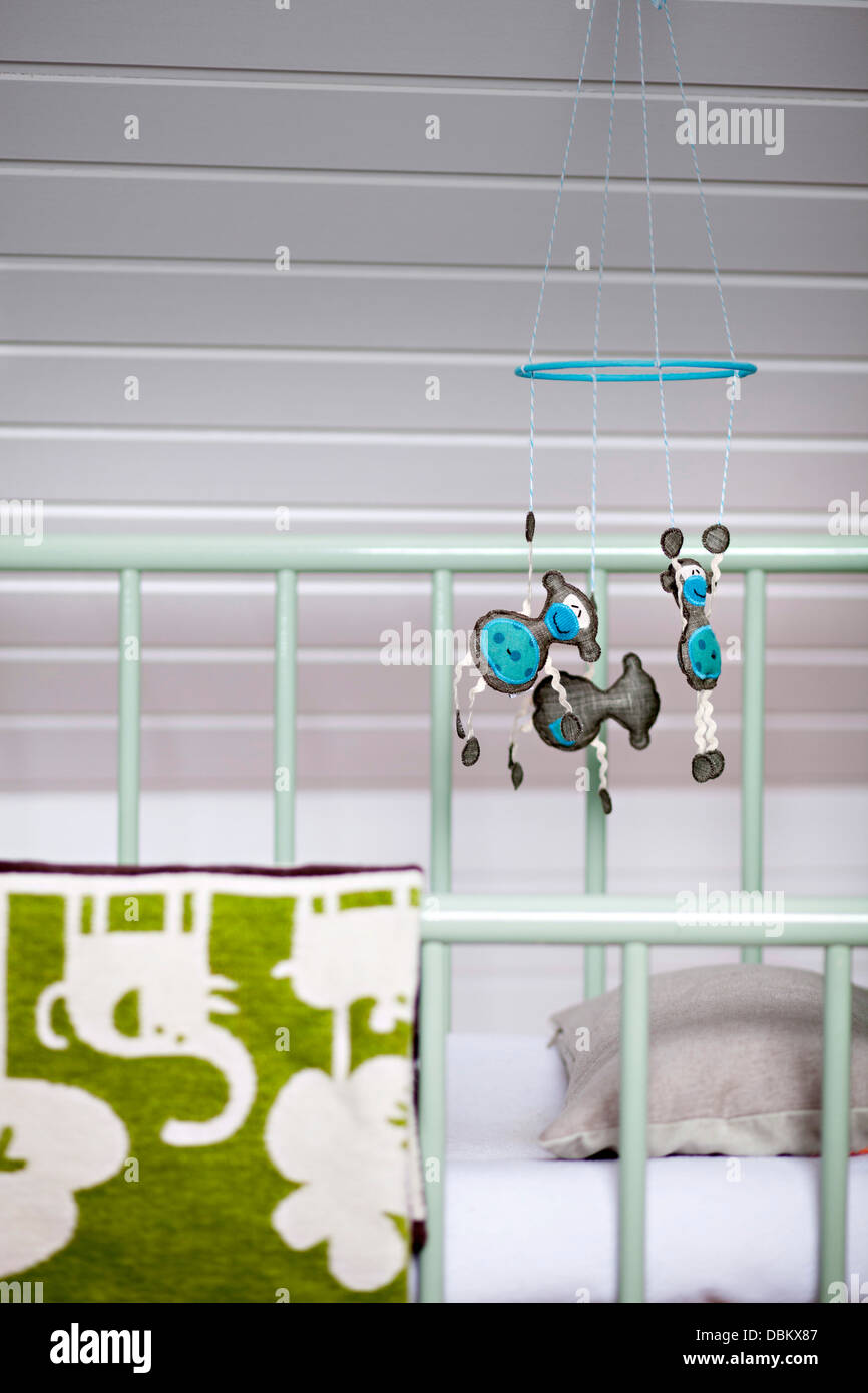 Baby crib mobile hires stock photography and images Alamy