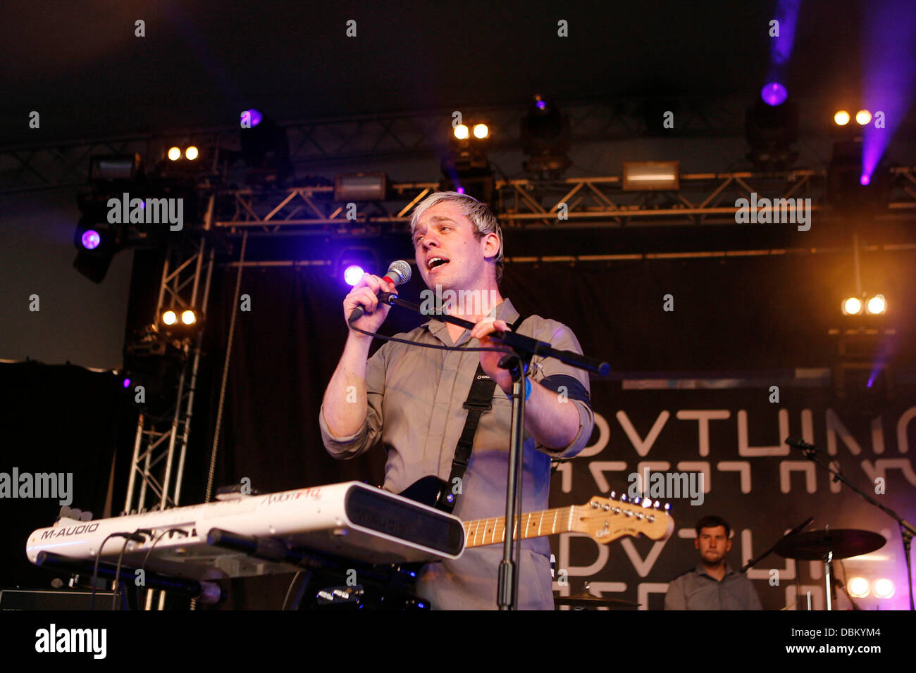 Jonathan Higgs of Everything Everything , at the Lounge On The Farm ...