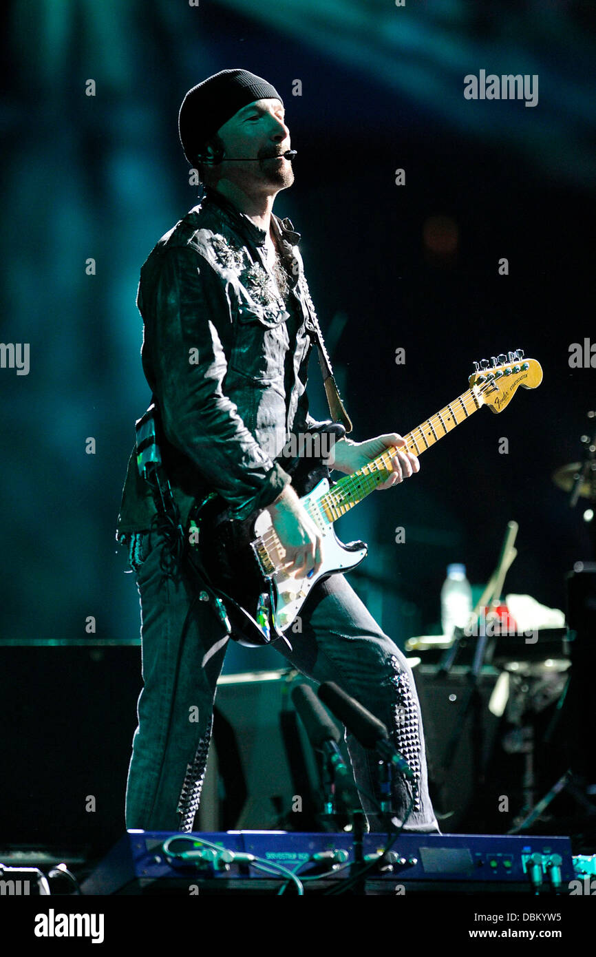 Edge Of Stage High Resolution Stock Photography And Images Alamy