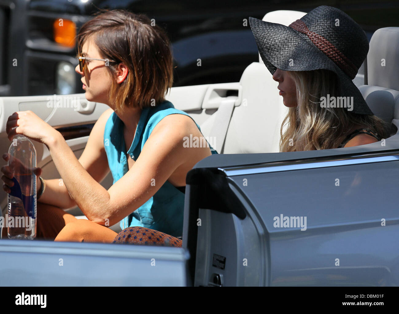 Jessica Stroup and Gillian Zinser  Cast members of the television show '90210' filming on location in Beverly Hills  Los Angeles, California, USA - 11.07.11 Stock Photo