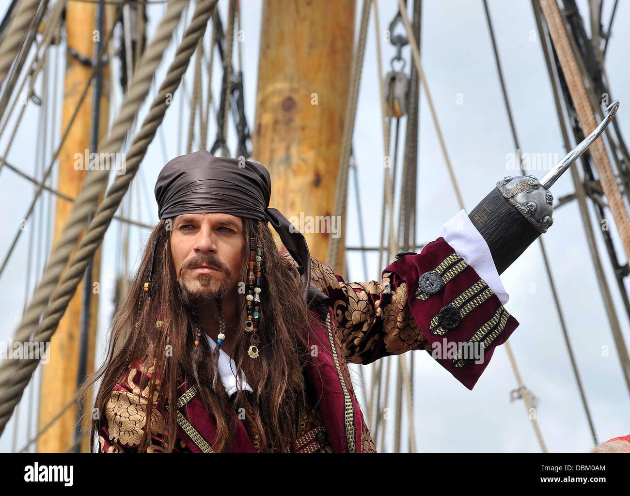 Ben richards captain hook cast hi-res stock photography and images