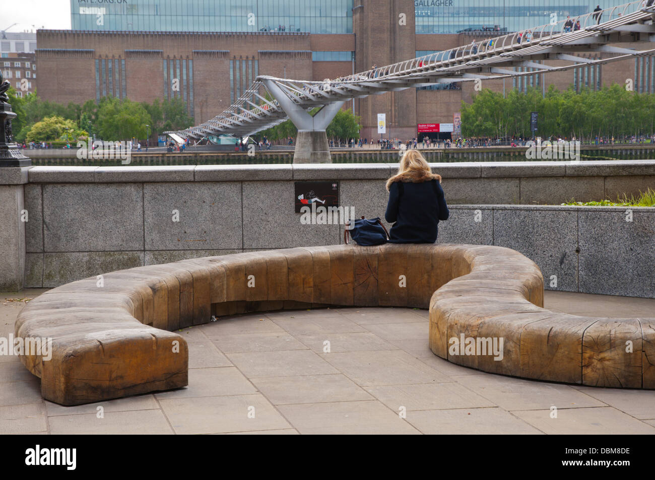 Riverside bench hires stock photography and images Alamy