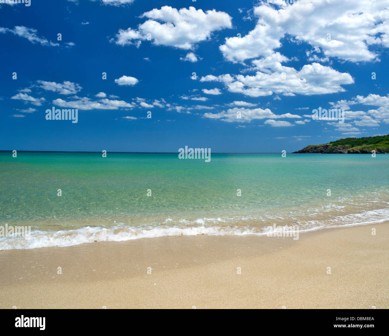 Clear blue tropical beach hi-res stock photography and images - Alamy