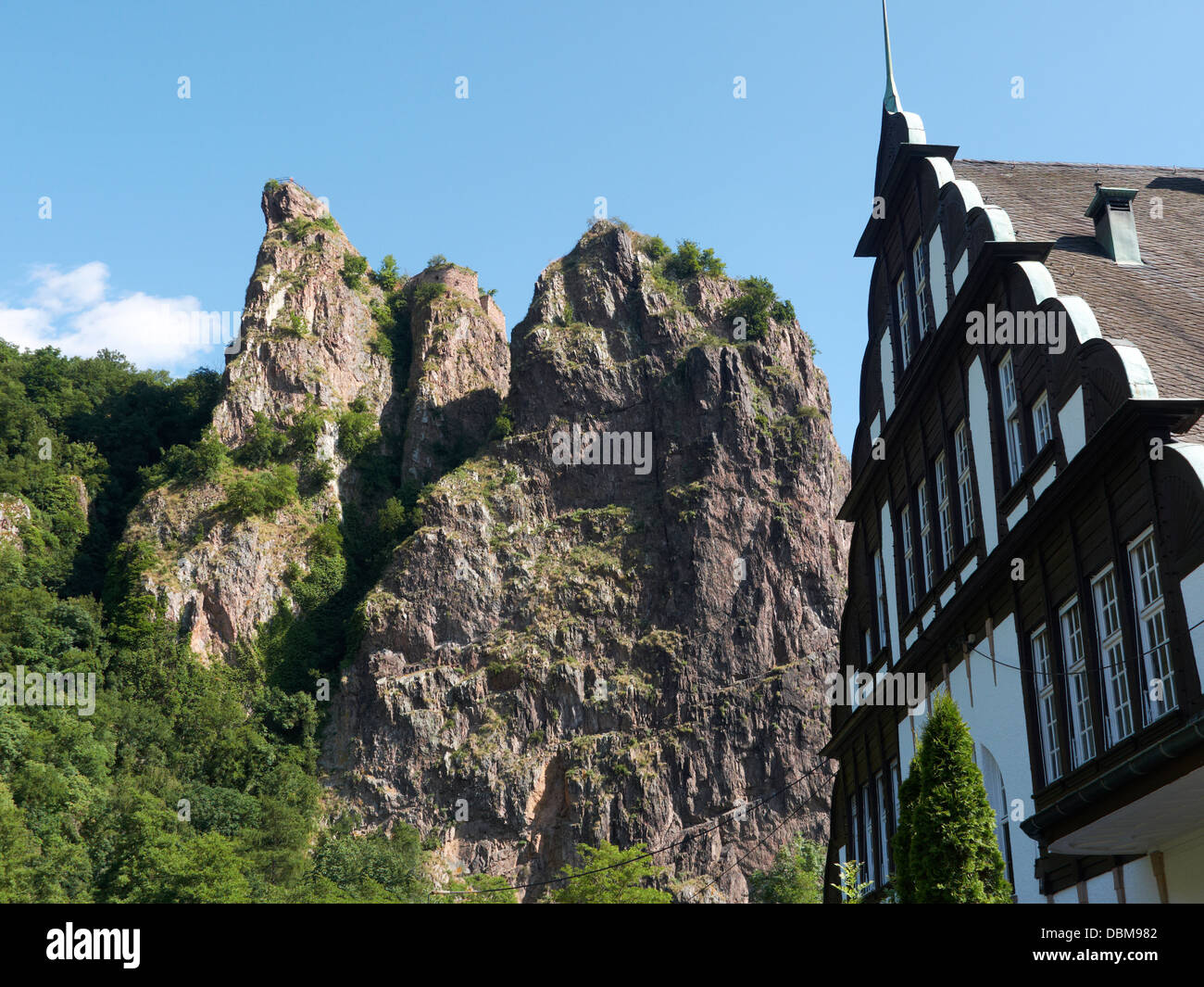 View to the rock massif Rotenfels and the gable of the Kurhaus, Bad Münster am Stein-Ebernburg, Rheinland-Palatinate,Germany Stock Photo