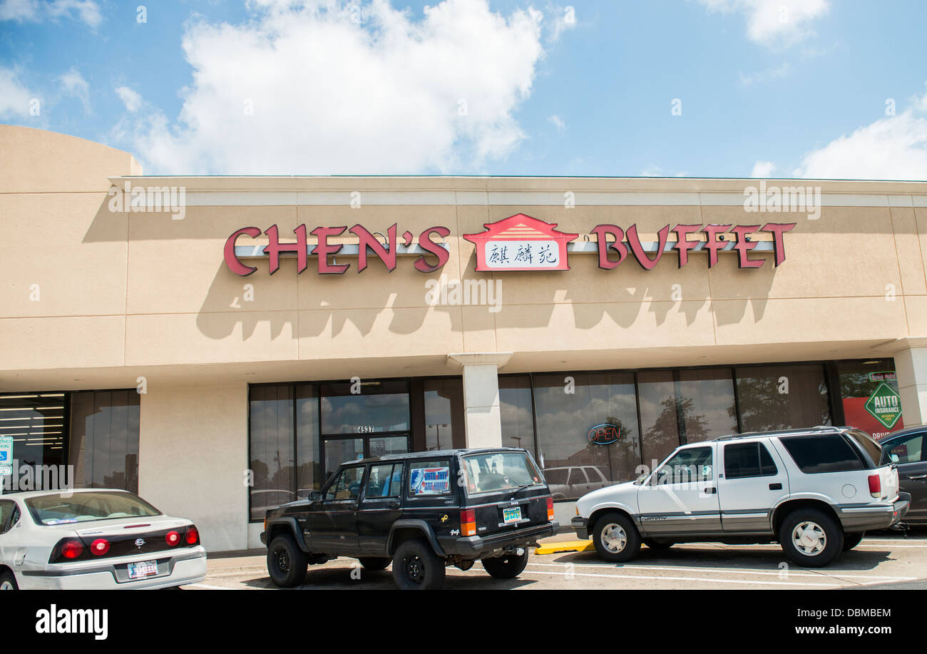 The outside of a Chinese restaurant in a strip mall, Oklahoma City, Oklahoma, USA. Stock Photo