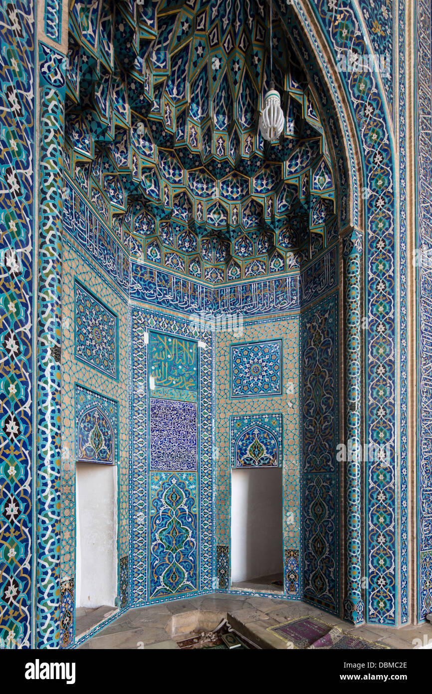 Tile mosaic mihrab hi-res stock photography and images - Alamy