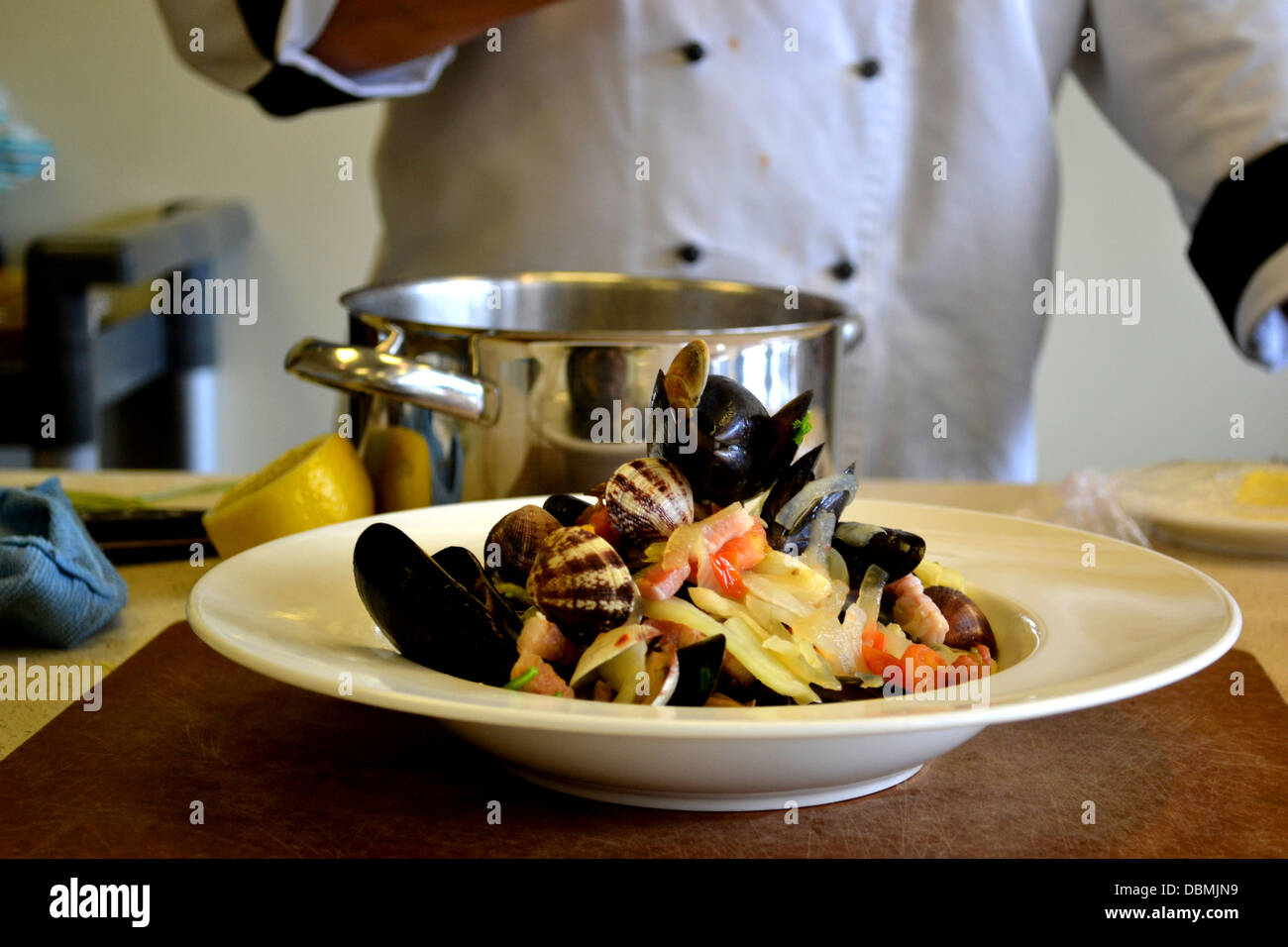Striped mussels hires stock photography and images Alamy