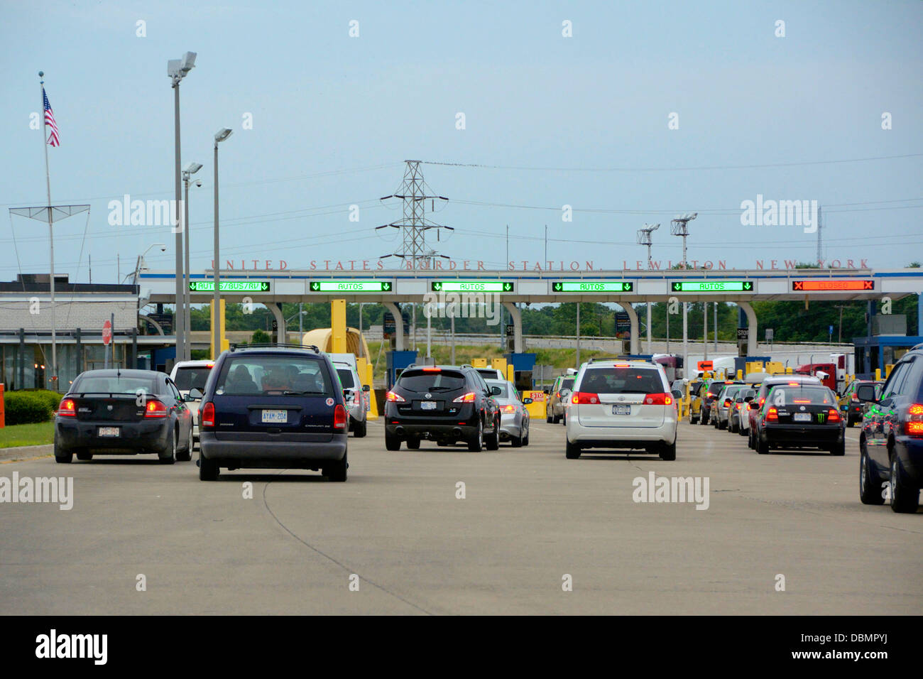 US customs and border protection checkpoint at LewistonQueenston