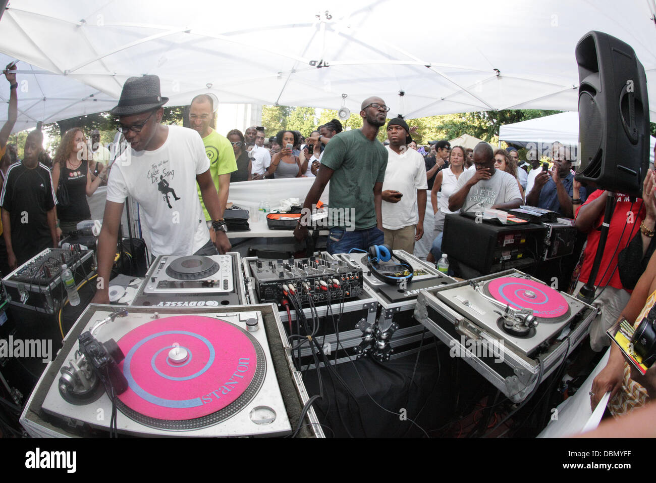 DJ Culoe De Song, DJ Black Coffee DJ Black Coffee Rip's Brooklyn's