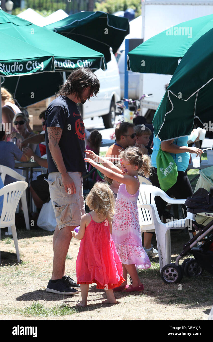 Dave Grohl Studio City(00)