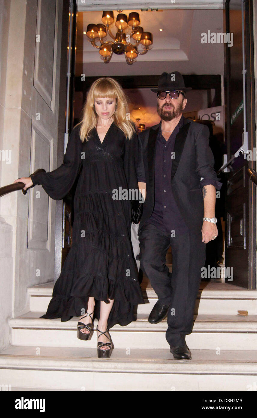 66 Dave Stewart And Wife Anoushka Fisz Stock Photos, High-Res