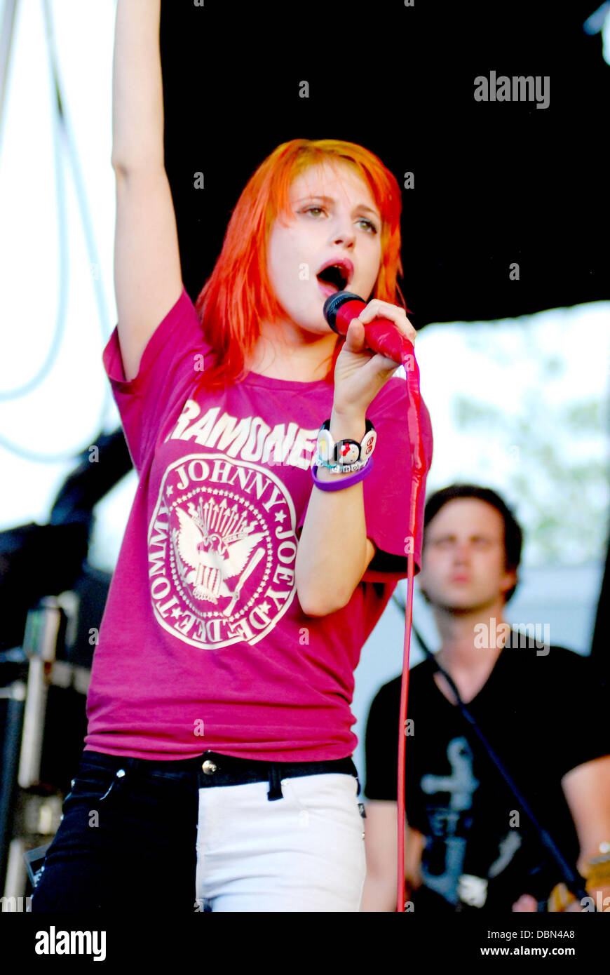 Paramore 2011 Vans Warped Tour - Performances Milwaukee, Wisconsin -  20.07.11 Stock Photo - Alamy