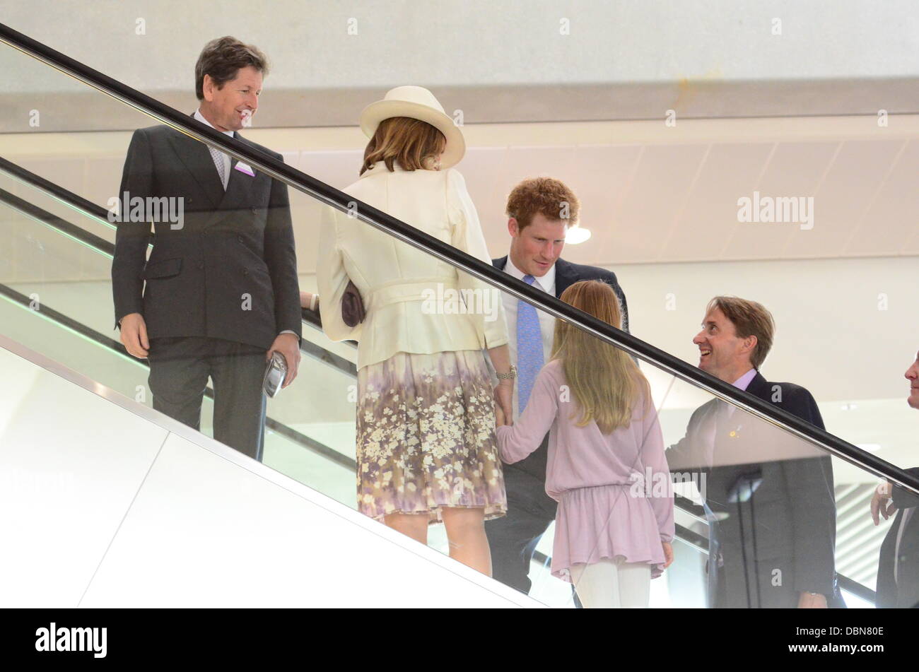 Horse racing queen elizabeth stakes ascot hires stock photography and