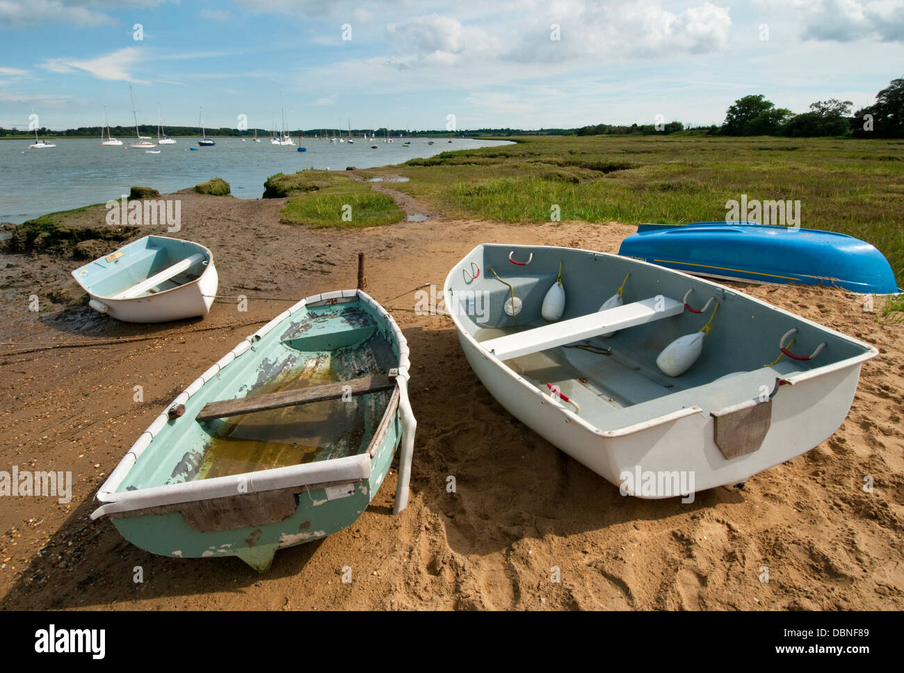 Old wooden dinghy rowing boat hi-res stock photography and images - Alamy