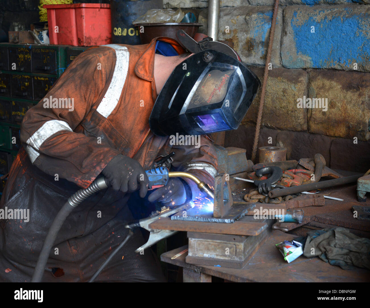 Engineer arc welding hires stock photography and images Alamy
