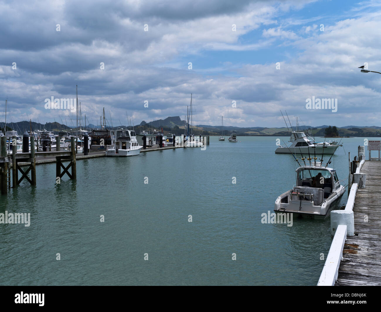 dh WHANGAROA NEW ZEALAND Northland harbour pier and yacht marina Stock