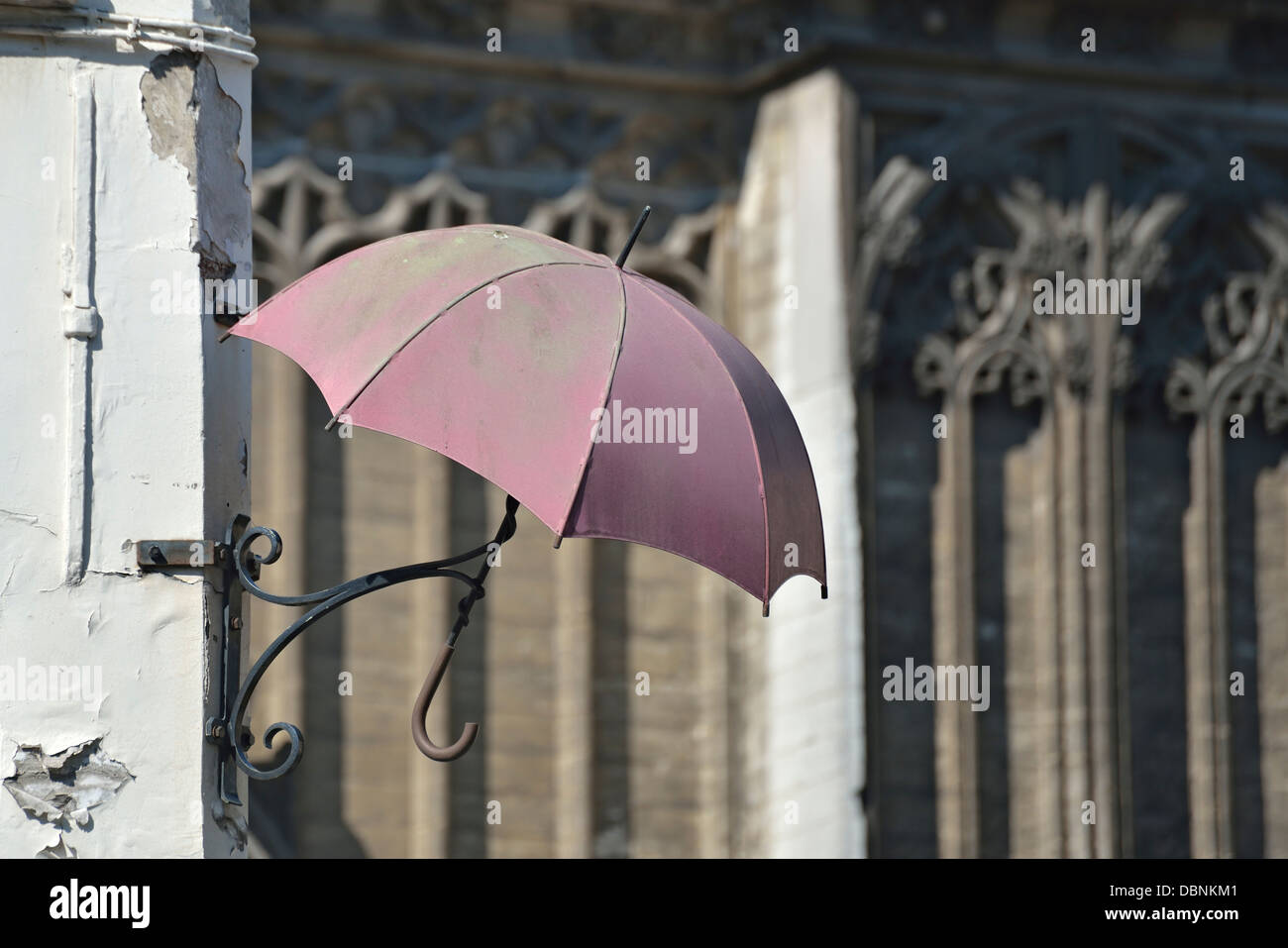 Umbrella shop hi-res stock photography and images - Alamy