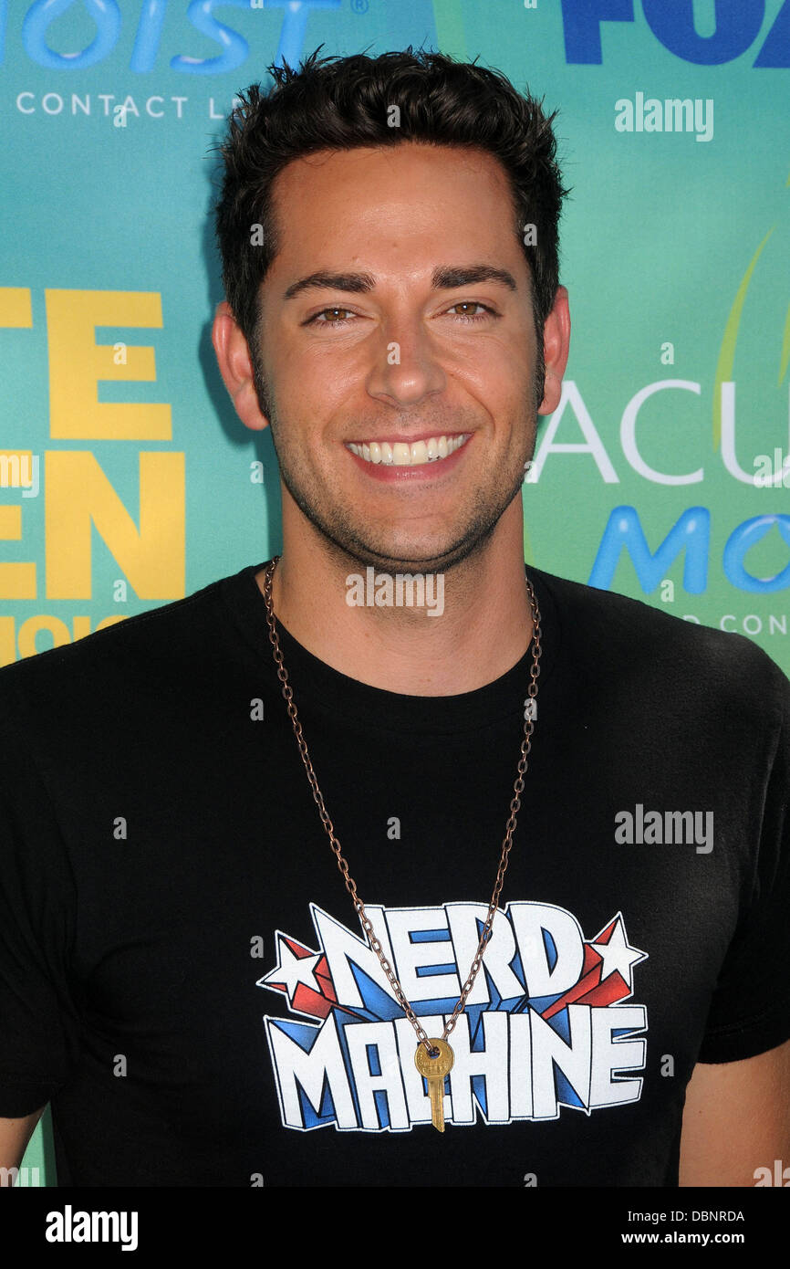 Zachary Levi 2011 Teen Choice Awards held at Gibson Amphitheatre ...