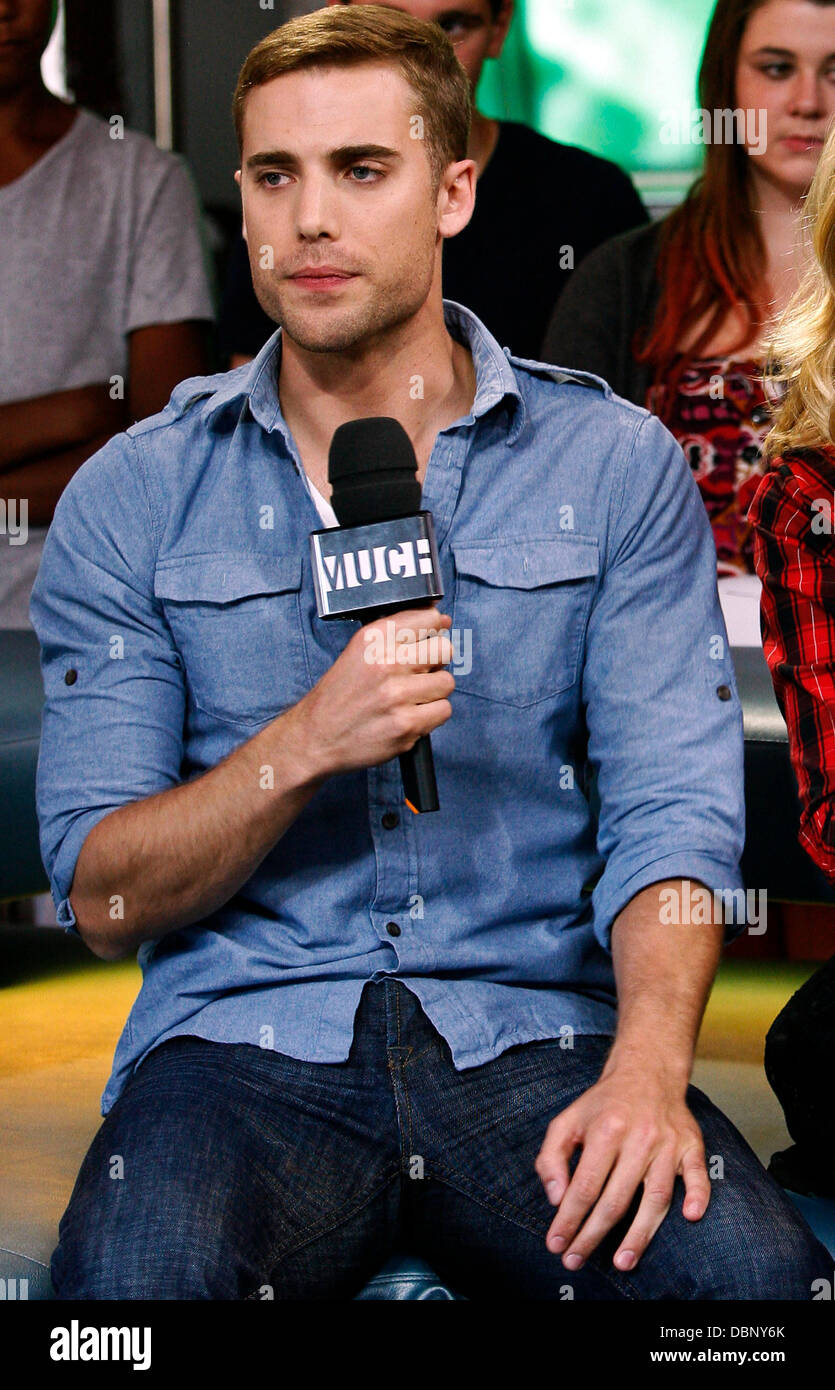 Dustin Milligan