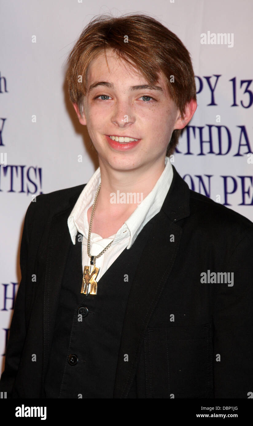 Dylan Riley Snyder Madison Pettis’s 13th birthday party at Eden