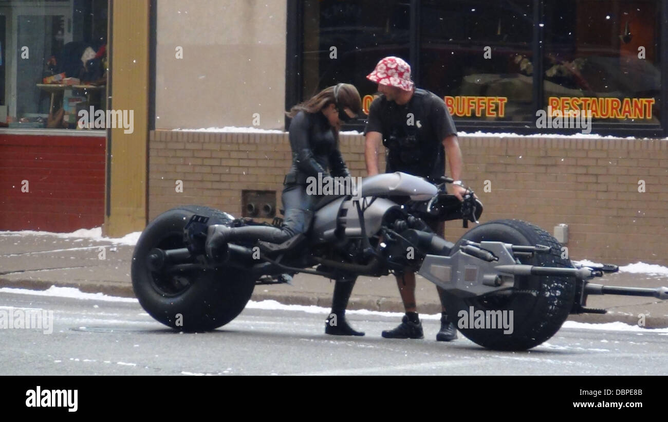 Anne Hathaway's stunt double as Catwoman on the set of the new Batman film  'Dark Knight Rises' filming in Pittsburgh Pennsylvania, USA - 14.08.11  Stock Photo - Alamy