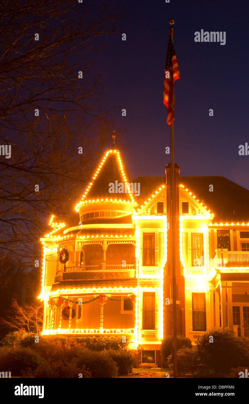 Settlemier House with Christmas lights, Woodburn, Oregon Stock Photo