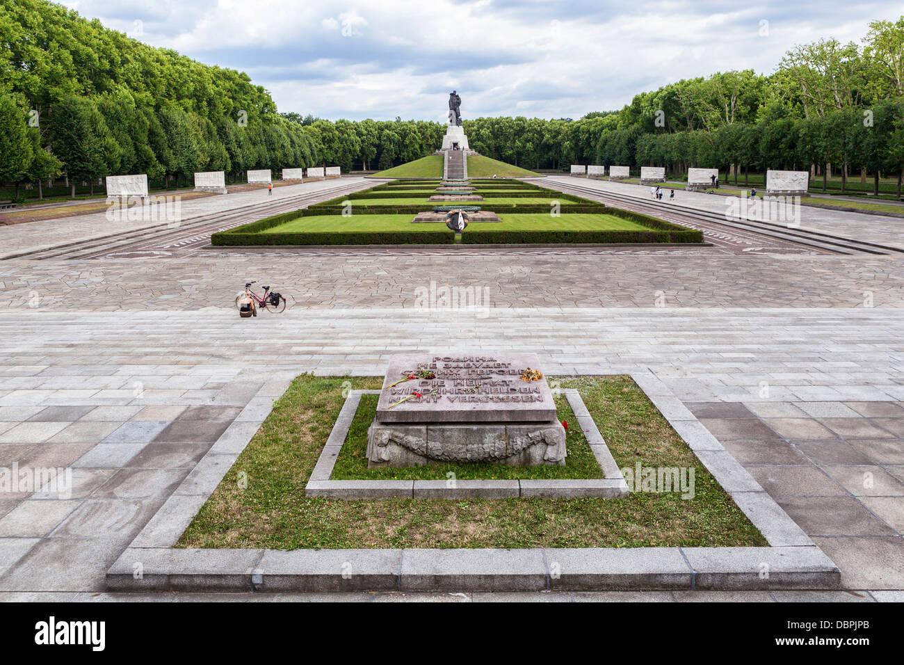 Landscaped garden, sarcophagi and soldier monument at the Soviet War memorial for 7000 soldiers who died in WW2, Treptow, Berlin Stock Photo