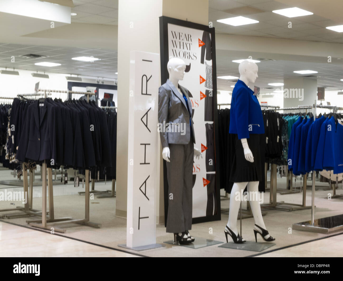 Mannequins store display hi-res stock photography and images - Alamy