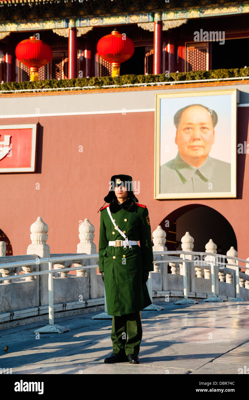 A Chinese soldier in front of  Tiananmen tower Stock Photo