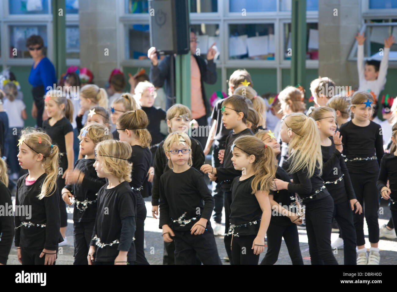 pupils at an australian primary school perform art and dance at their annual open day for parents,sydney,australia Stock Photo