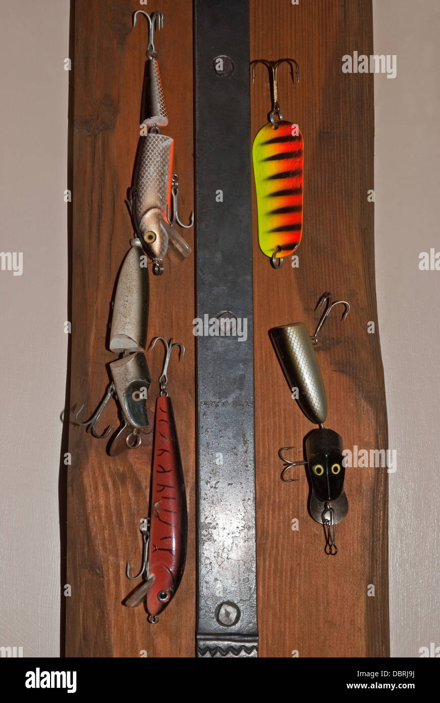 https://c8.alamy.com/comp/DBRJ9J/selection-of-lures-used-for-pike-esox-lucius-fishing-DBRJ9J.jpg
