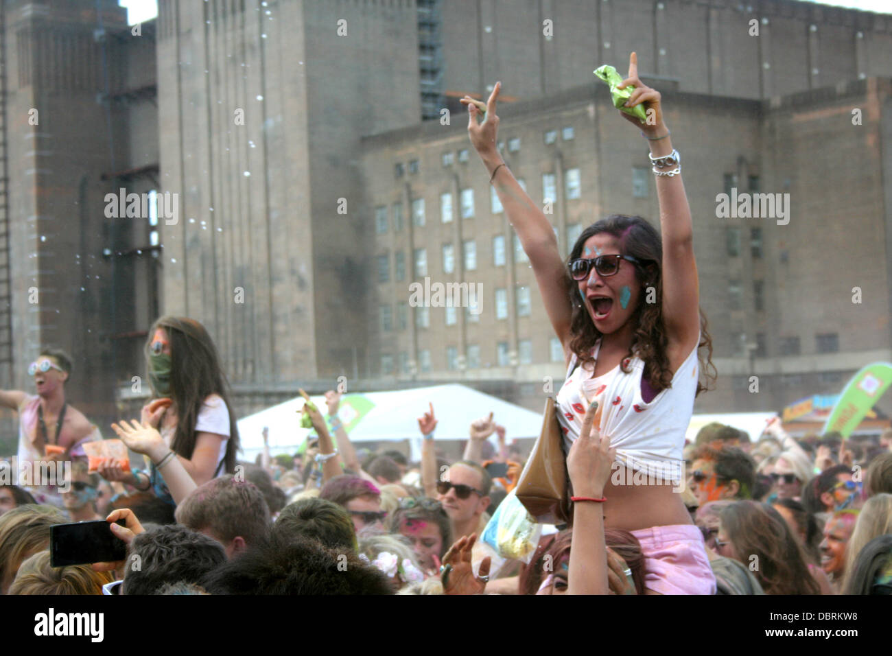 holi home london video