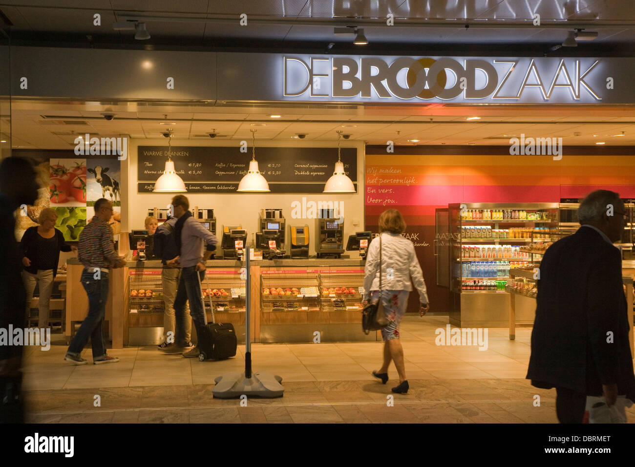 De Brood Zaak bakery shop Rotterdam Central railway station Netherlands  Stock Photo - Alamy