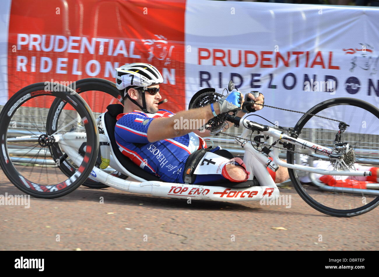 The Prudential RideLondon Grand Prix - Paralympic with hand-cycle racing Stock Photo