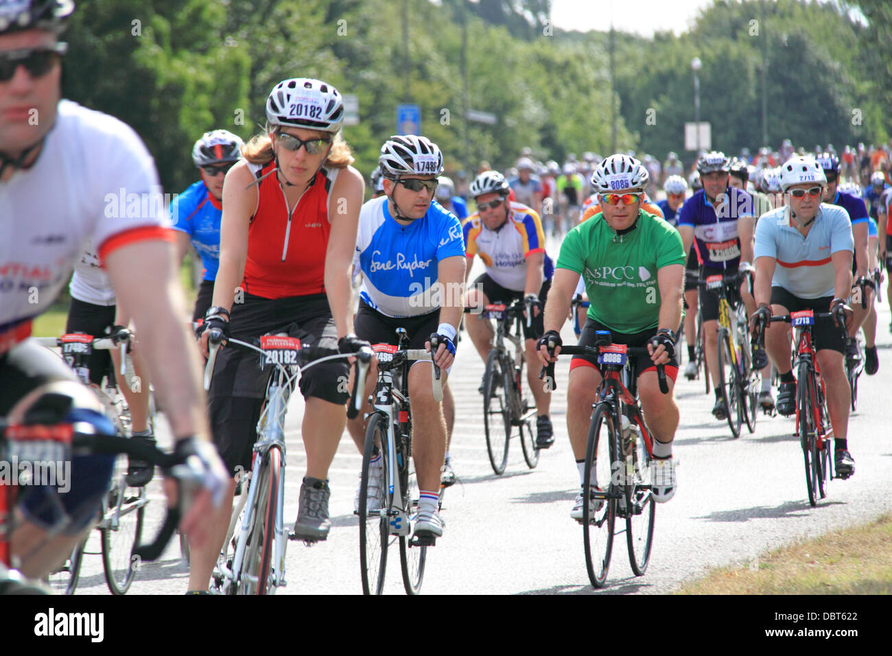Ridelondon competitors hi-res stock photography and images - Alamy