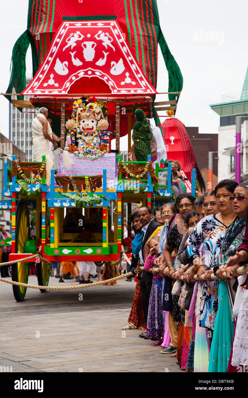 Hare Krishna Seguidores Cantando Marcha Foto Editorial - Imagem de