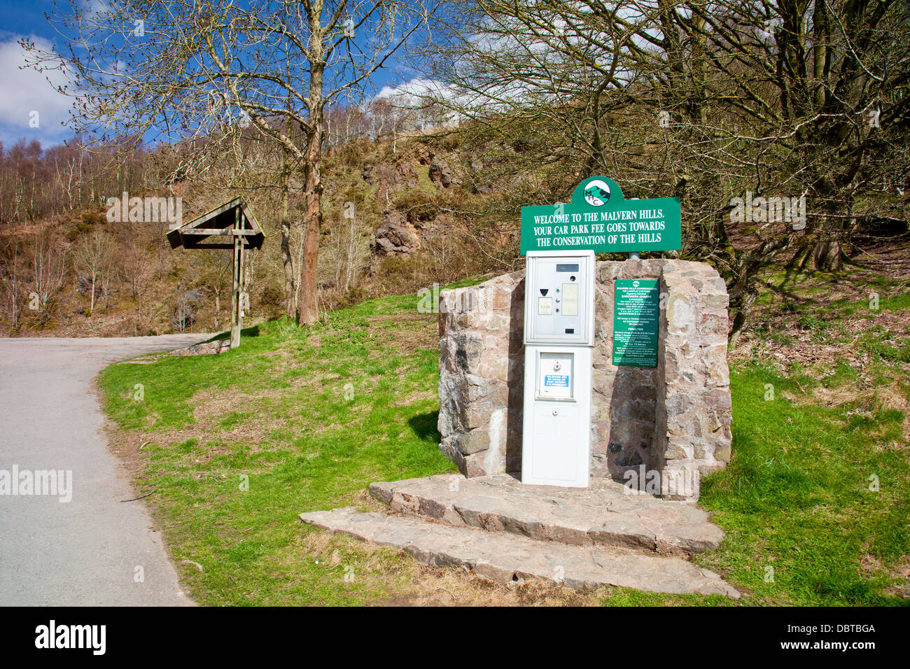 A 'Pay & Display' car park at Gardiner's Quarry on the Malvern Hills,  Herefordshire, England, UK Stock Photo - Alamy