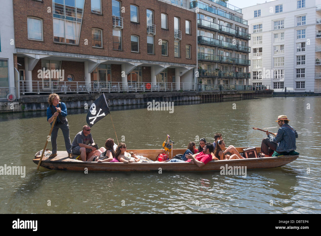 Punt boat hires stock photography and images Alamy