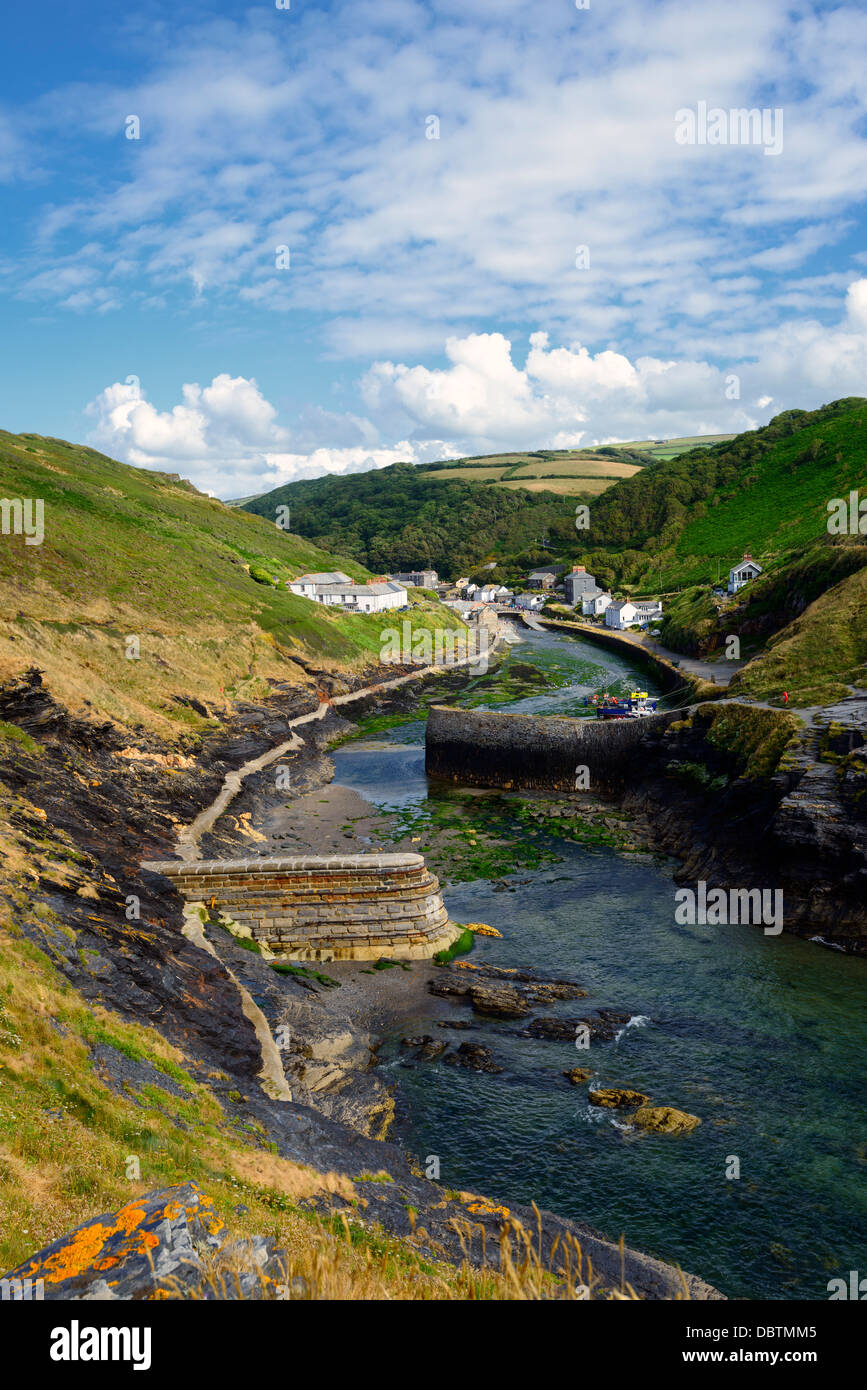 Steep cliffs and harbour at Boscastle, a small fishing village on the north coast of Cornwall Stock Photo