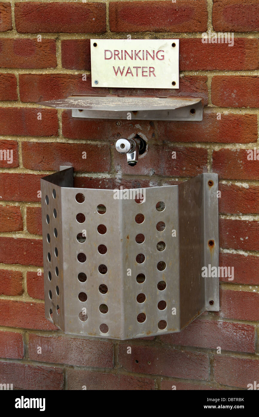 Wall mounted fountain hires stock photography and images Alamy