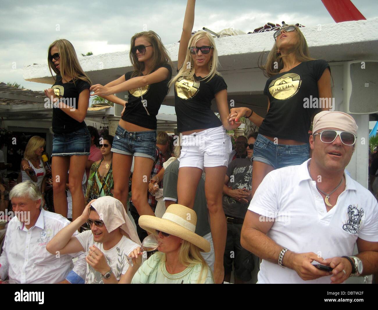 Atmosphere The Voile Rouge Beach Party in St Tropez St Tropez 19.08.