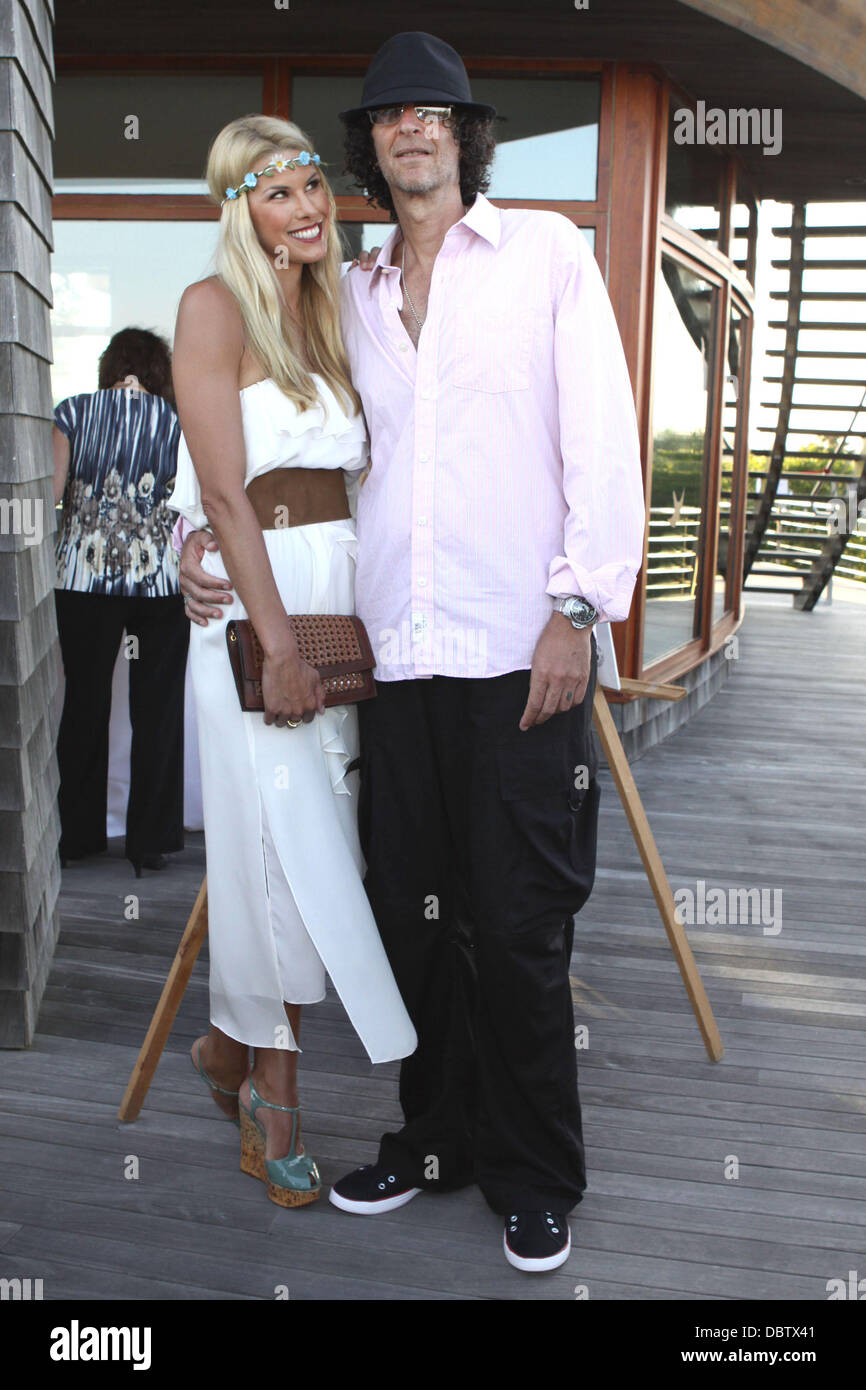 Beth Ostrosky Stern and Howard Stern  The Summer 2011 benefit for the Evelyn Alexander Wildlife Rescue Center of the Hamptons Southampton, New York - 20.08.11 Stock Photo