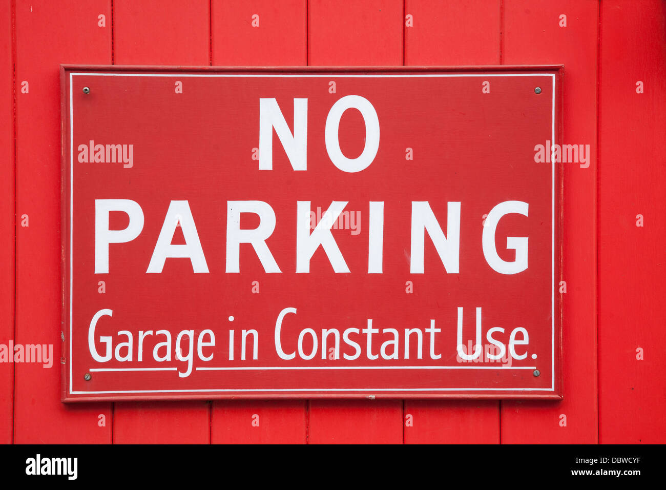 Garage door no parking sign hi-res stock photography and images - Alamy