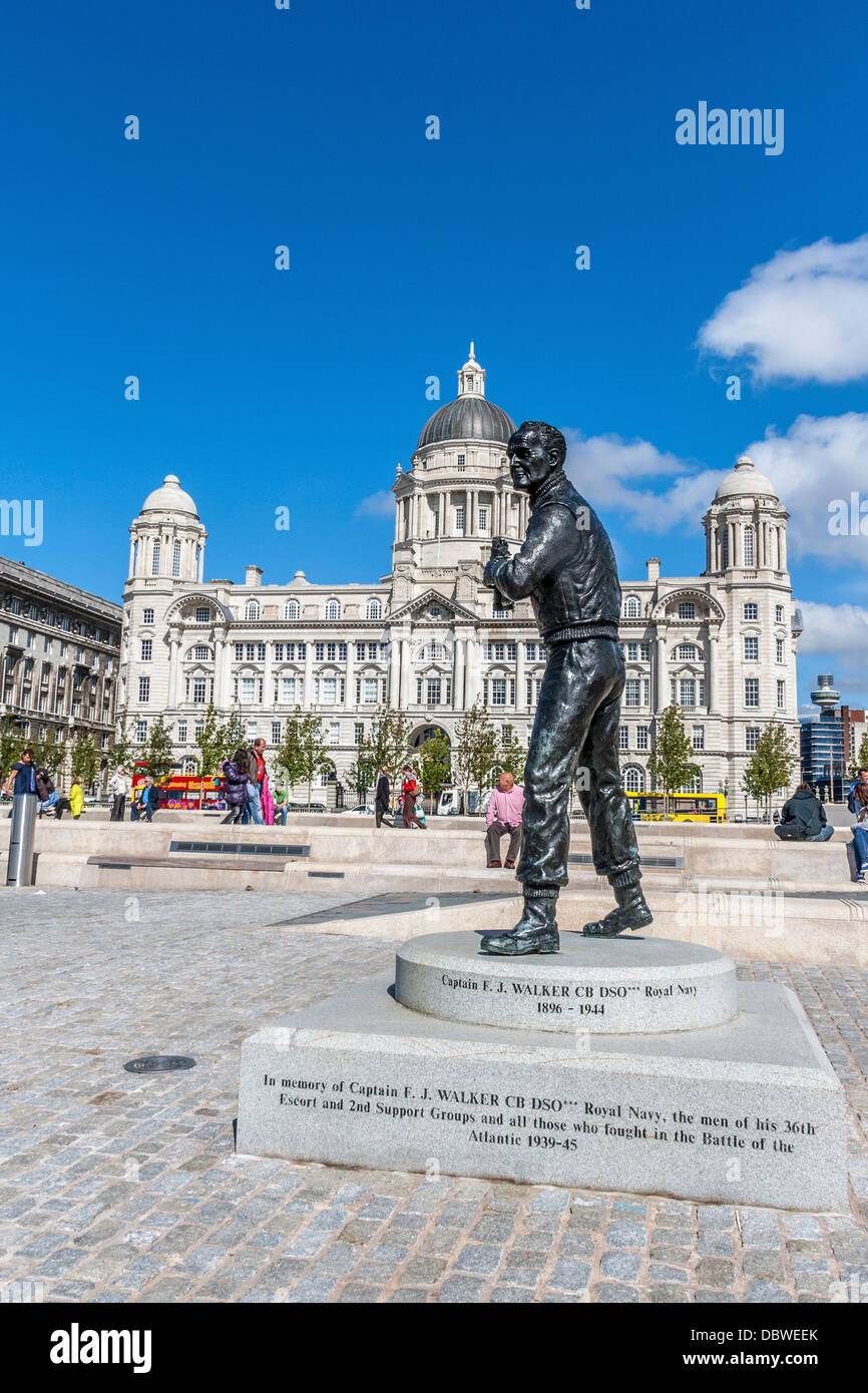 Statue of Captain F J Walker CB DSo Royal Navy 1896 - 1944 outside the liver buildings in Liverpool Stock Photo