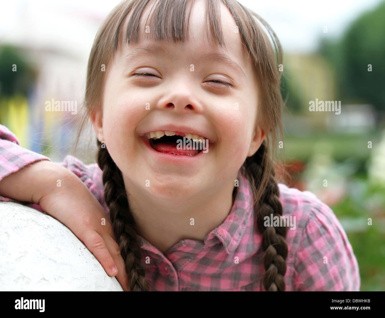 Portrait of beautiful young girl smiling Stock Photo - Alamy