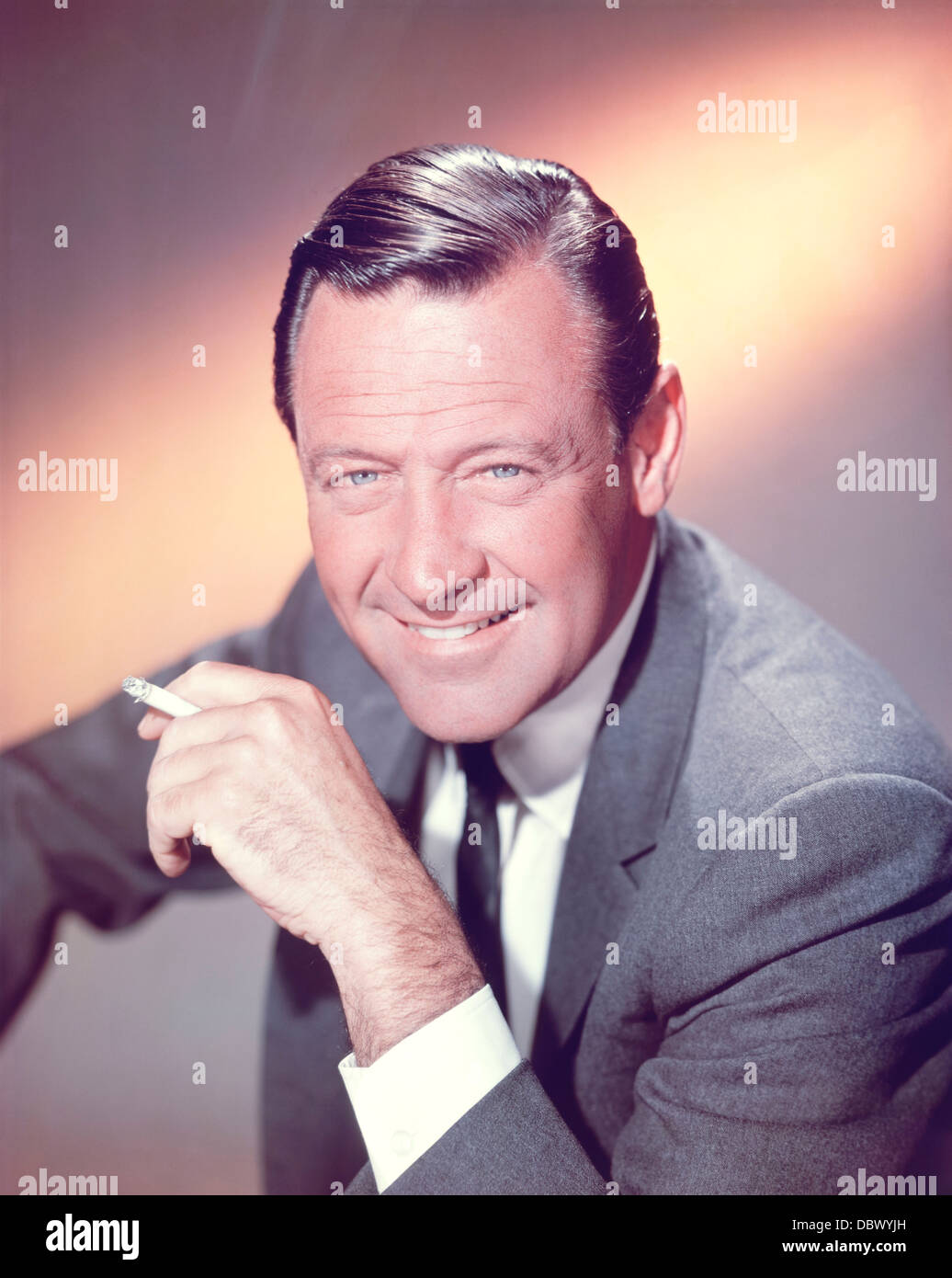 1960S 1962 FILM THE COUNTERFEIT TRAITOR  SMILING STAR WILLIAM HOLDEN LOOKING AT CAMERA Stock Photo