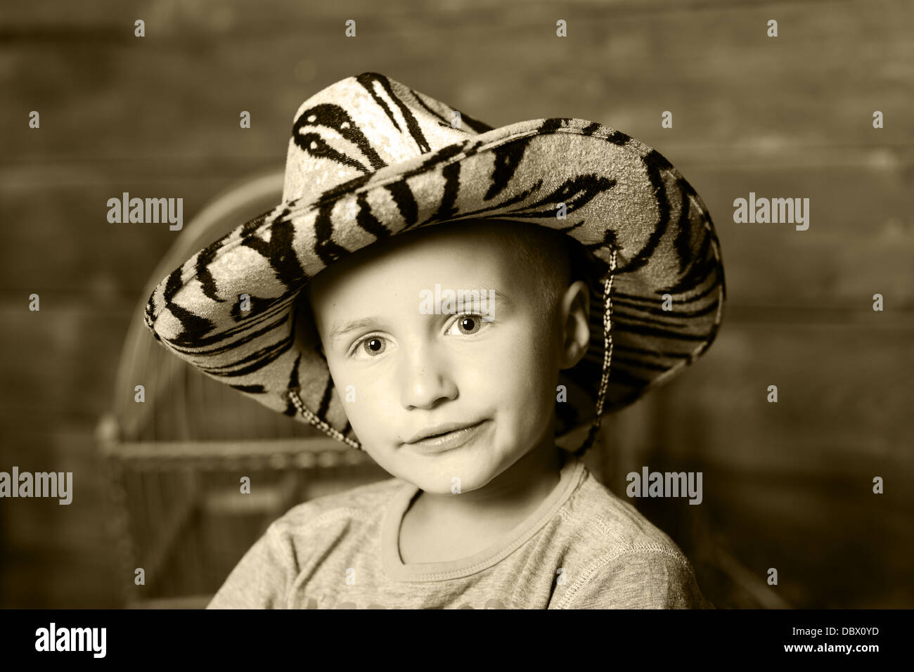 boy, child, countree, eye, hat, leep, portret, smile, straw, teen, village, young Stock Photo